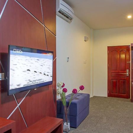 D' Merlion Hotel Sekupang Exterior photo