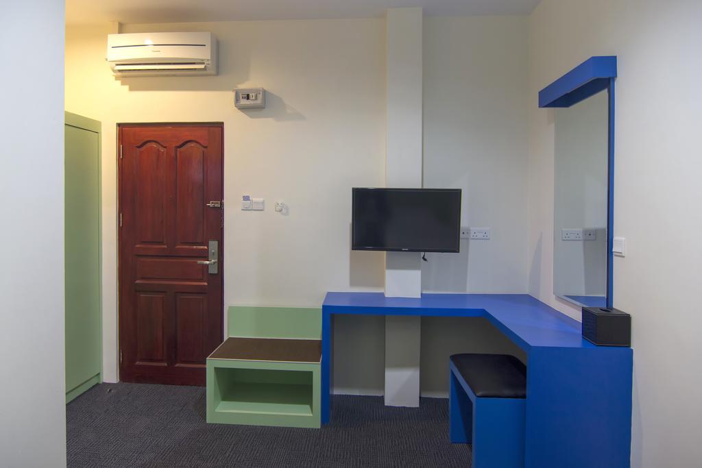 D' Merlion Hotel Sekupang Room photo