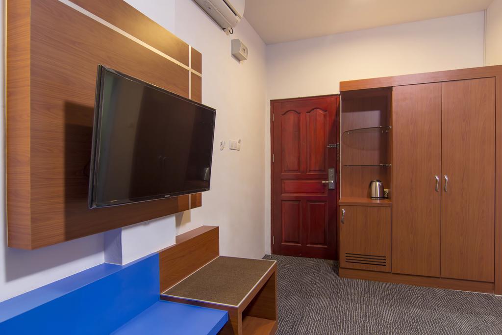 D' Merlion Hotel Sekupang Room photo